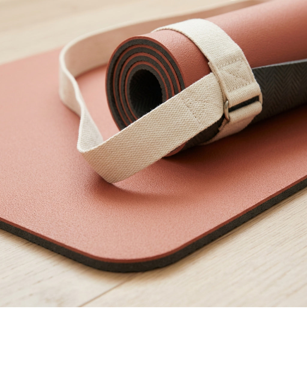 Vearoom PU and Natural Rubber Yoga Mat 185 x 68 x 0.5 cm with Strap Terracotta - Detail view